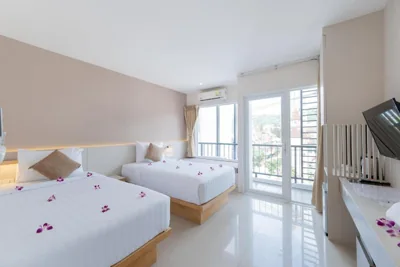 Deluxe Twin Room — La Vista Patong Hotel
